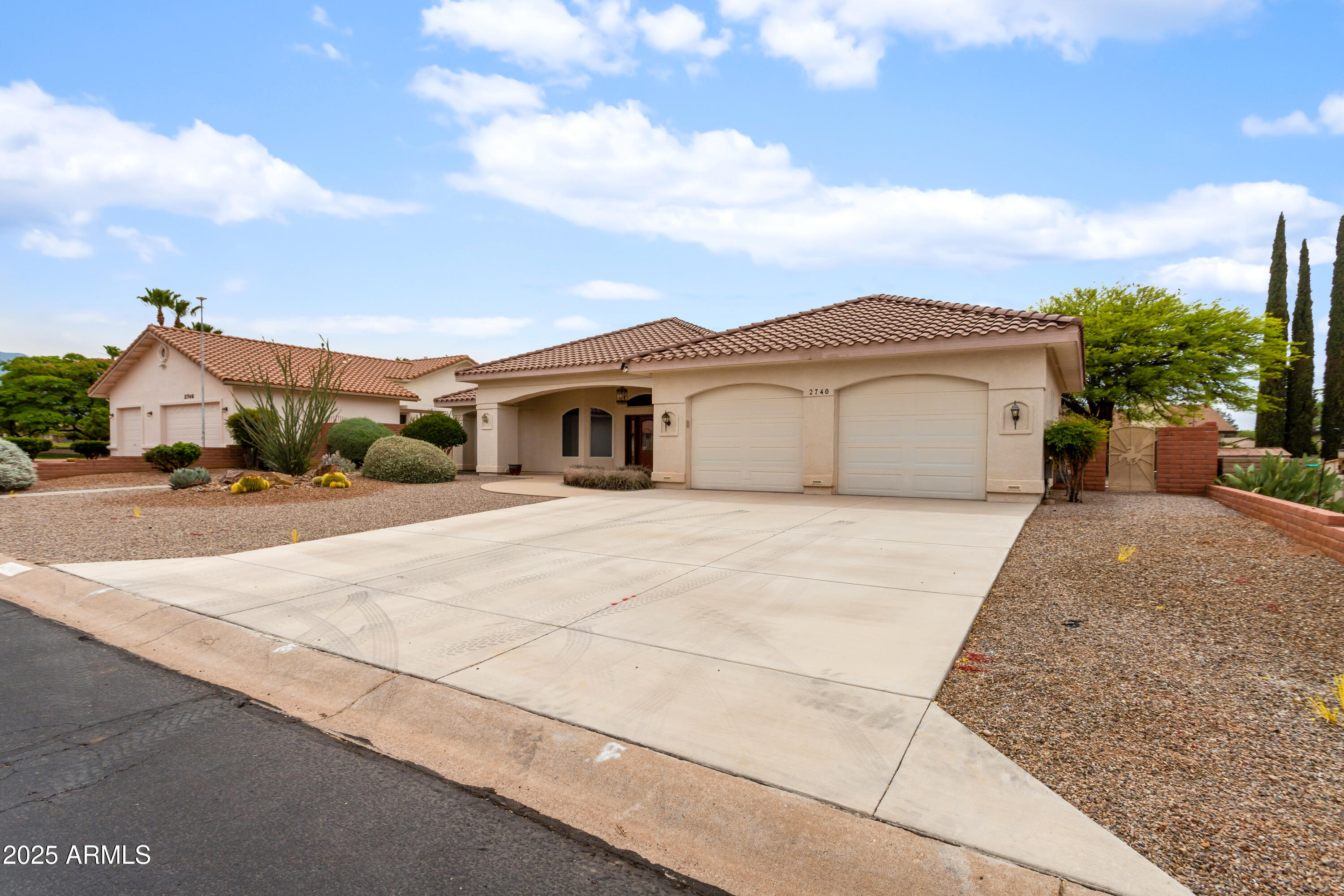FAIRWAY VILLAS - Residential