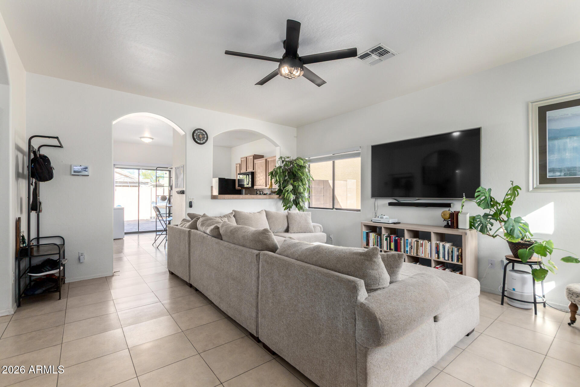 812 W SAINT CHARLES Avenue