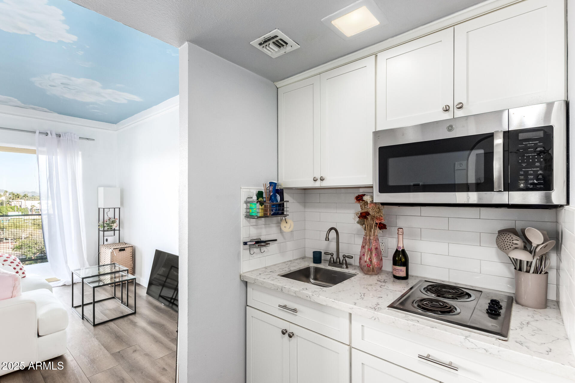 4750 N CENTRAL Avenue L6