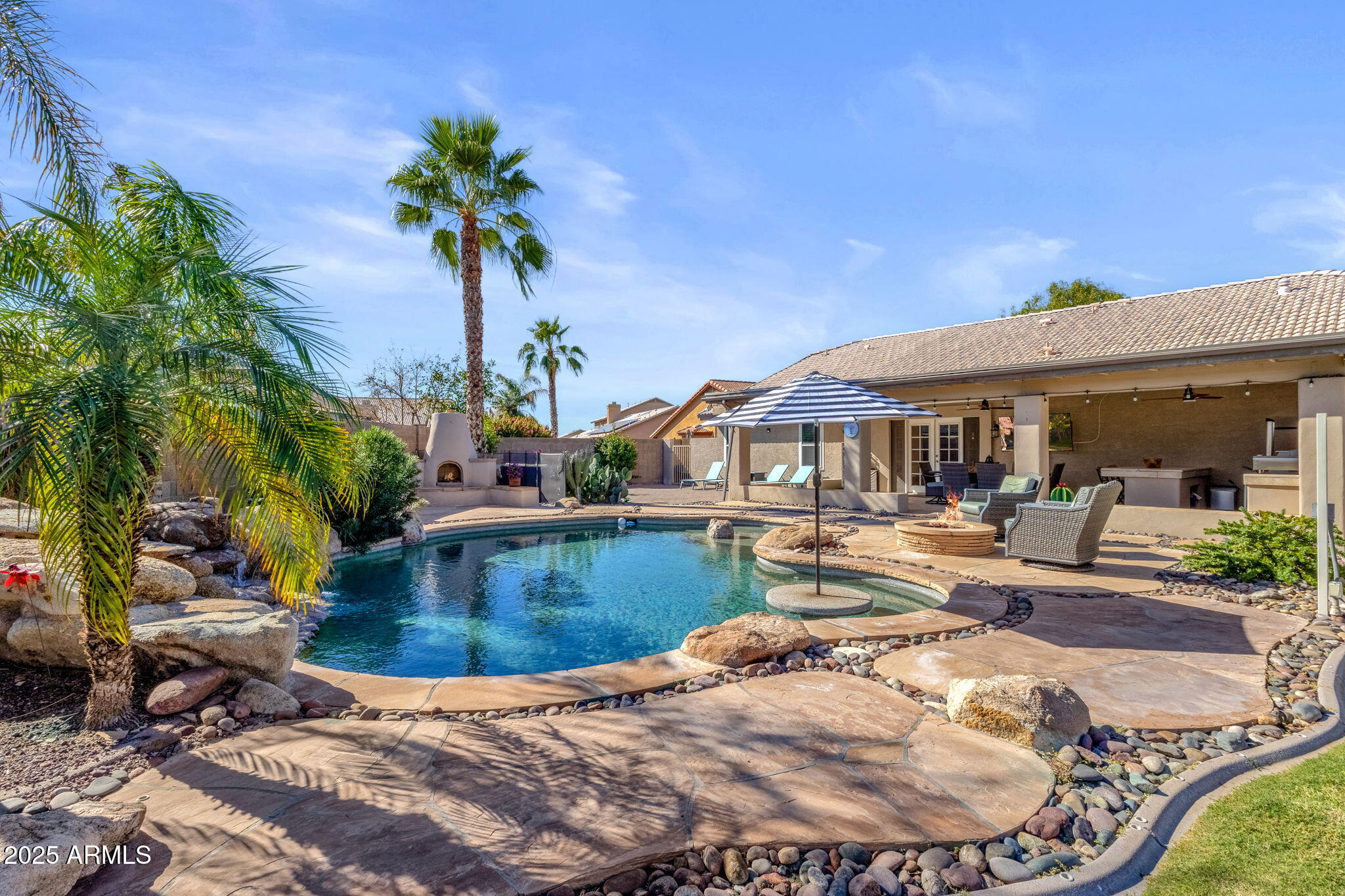 6361 W GROVERS Avenue