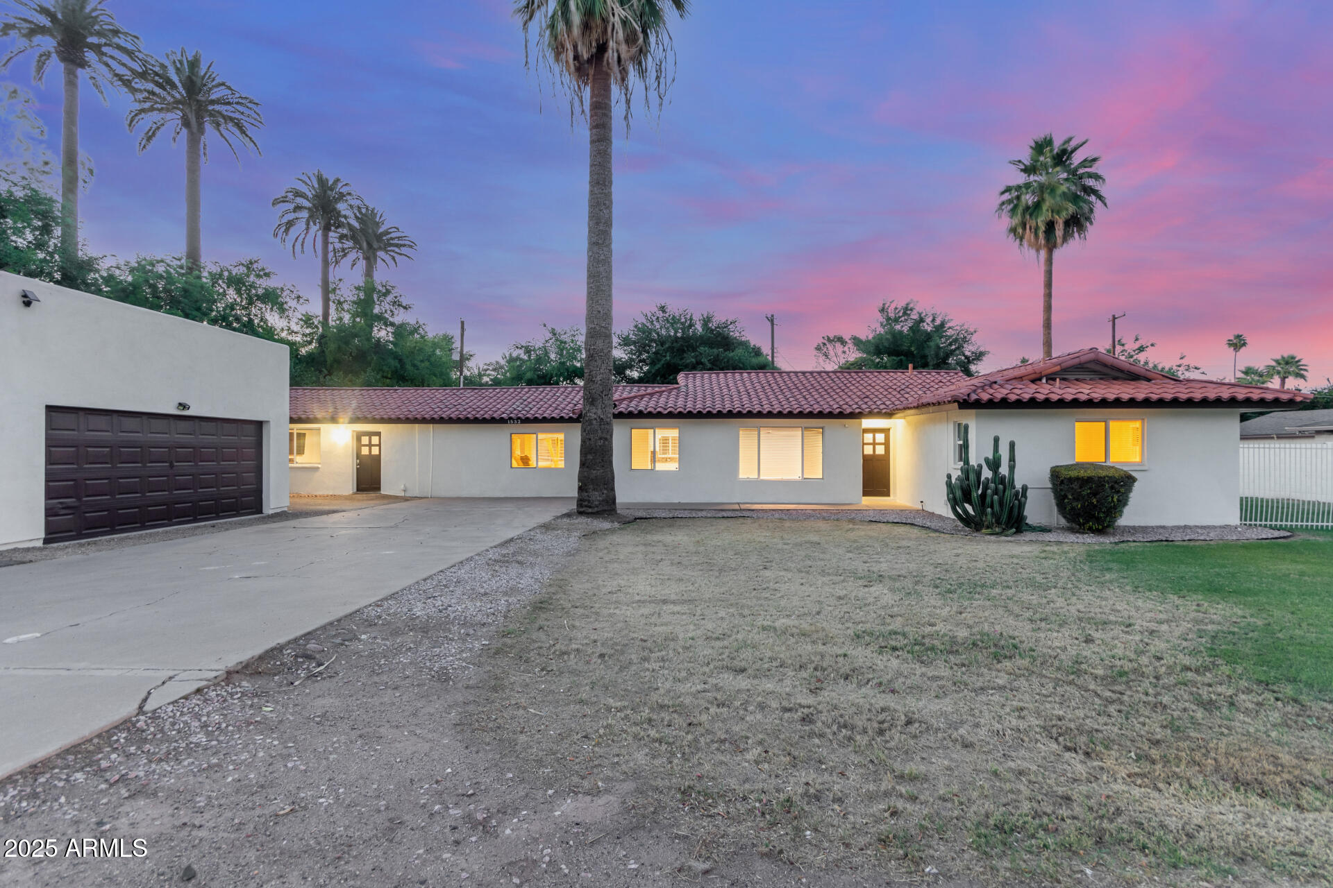 1532 W NORTHERN Avenue