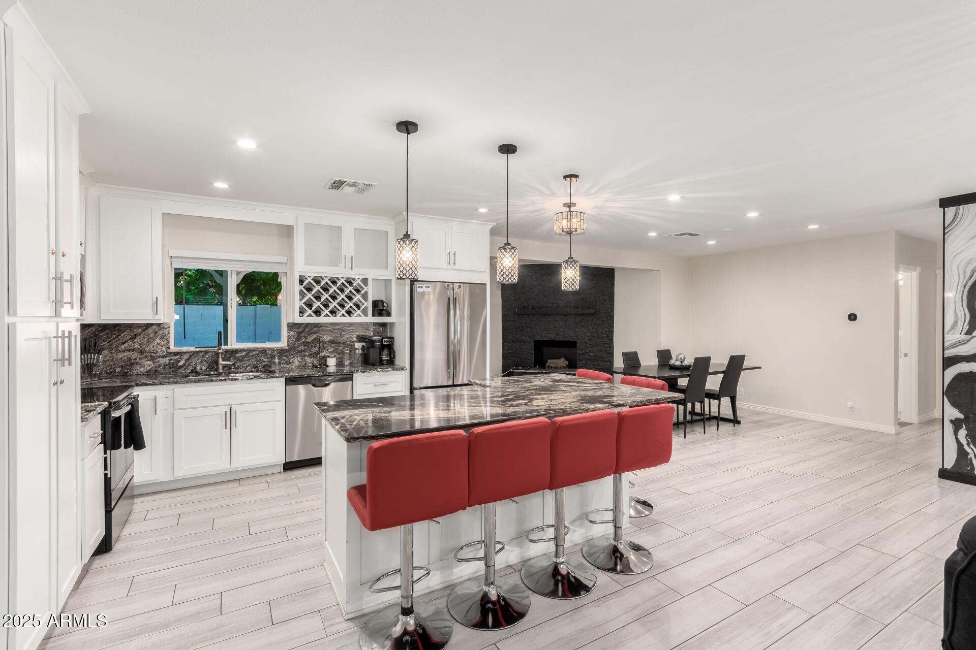 1532 W NORTHERN Avenue