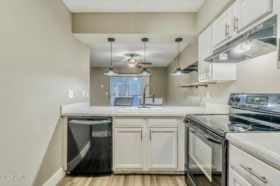 1826 N Spring 201