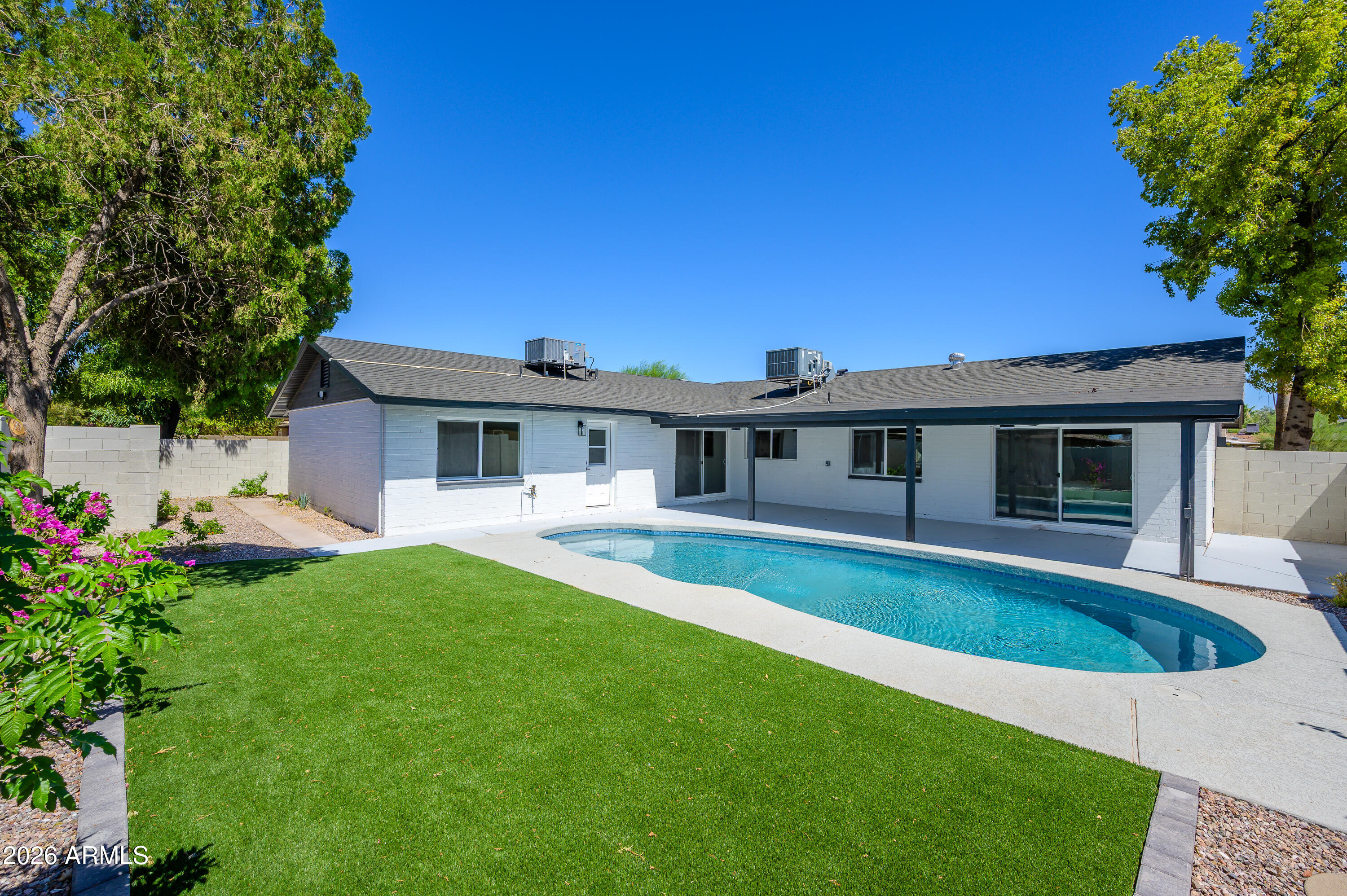 1867 E CORNELL Drive