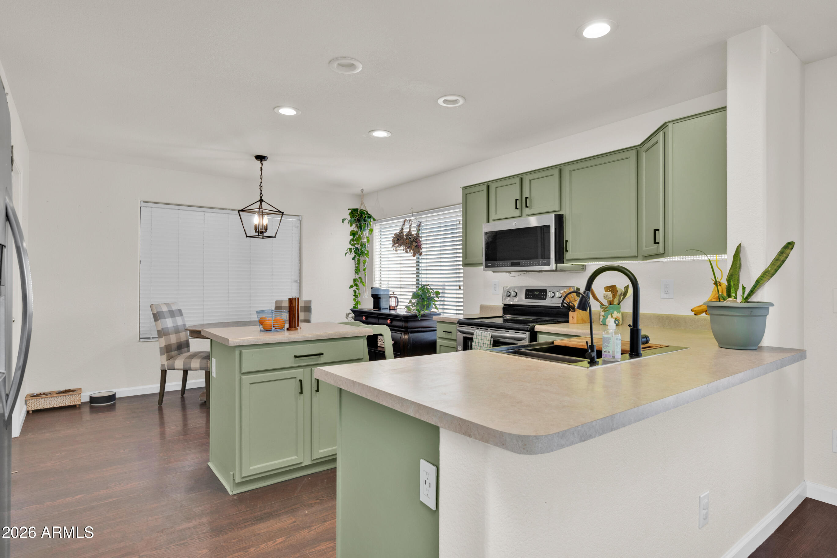 2533 W Big Oak Street