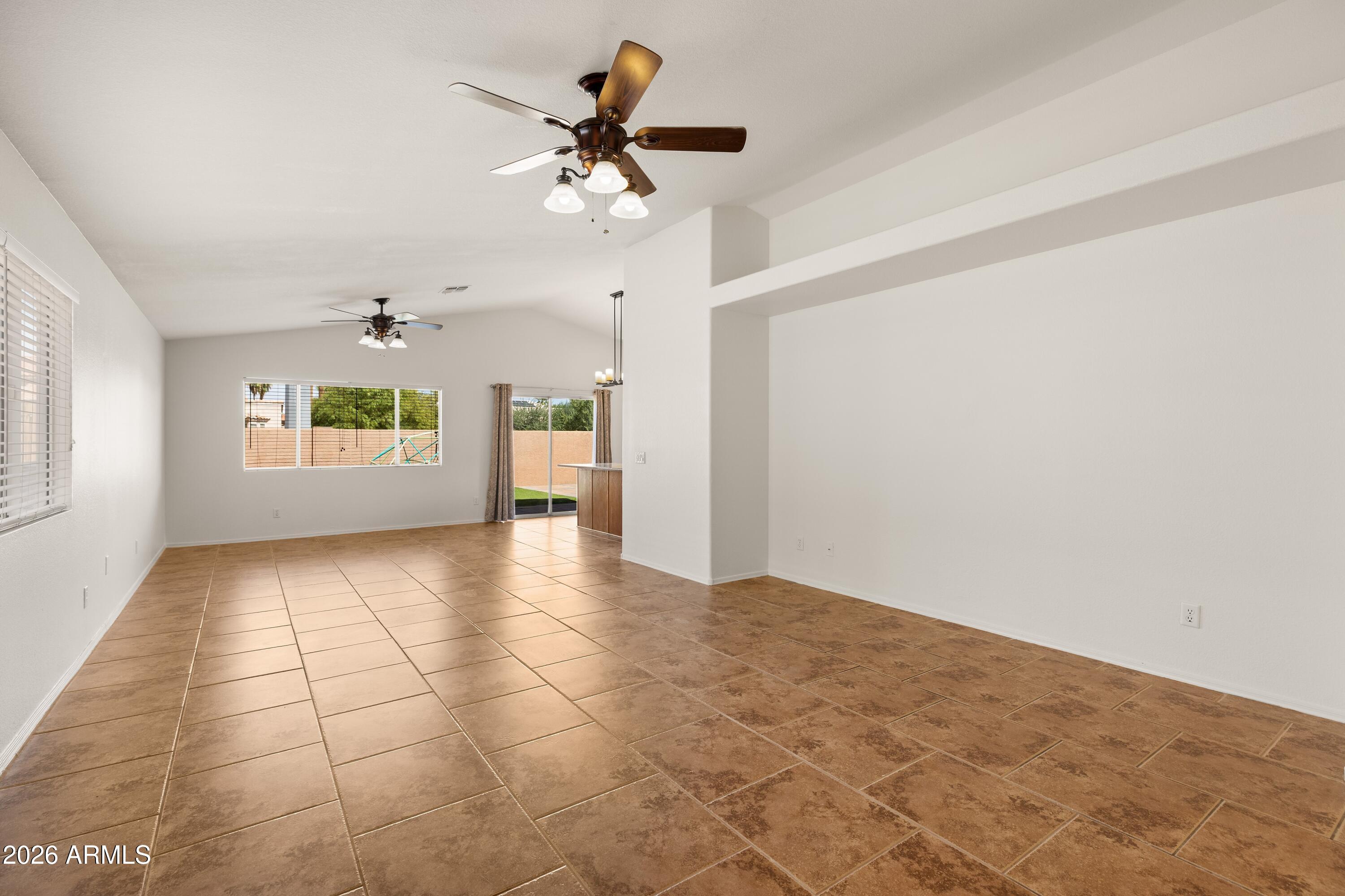 16023 S 40th Way