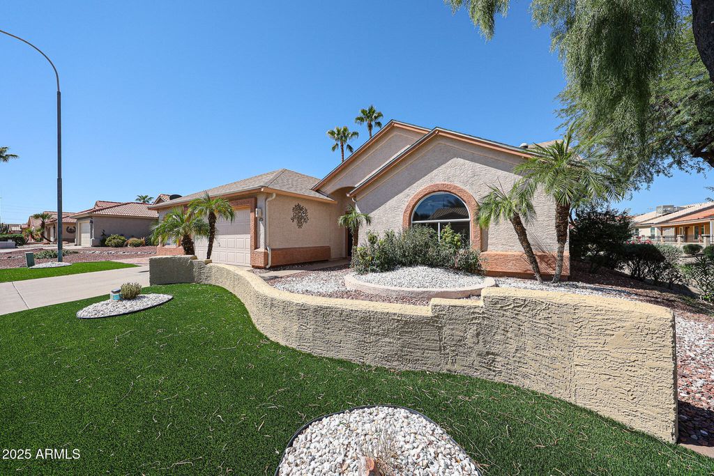 Photo of 6926 S Oakmont Drive, Chandler, AZ 85249 (MLS # 6925146)