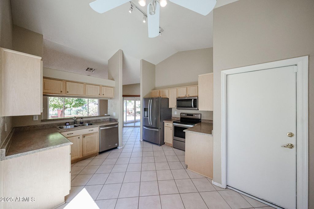 Photo of 6926 S Oakmont Drive, Chandler, AZ 85249 (MLS # 6925146)