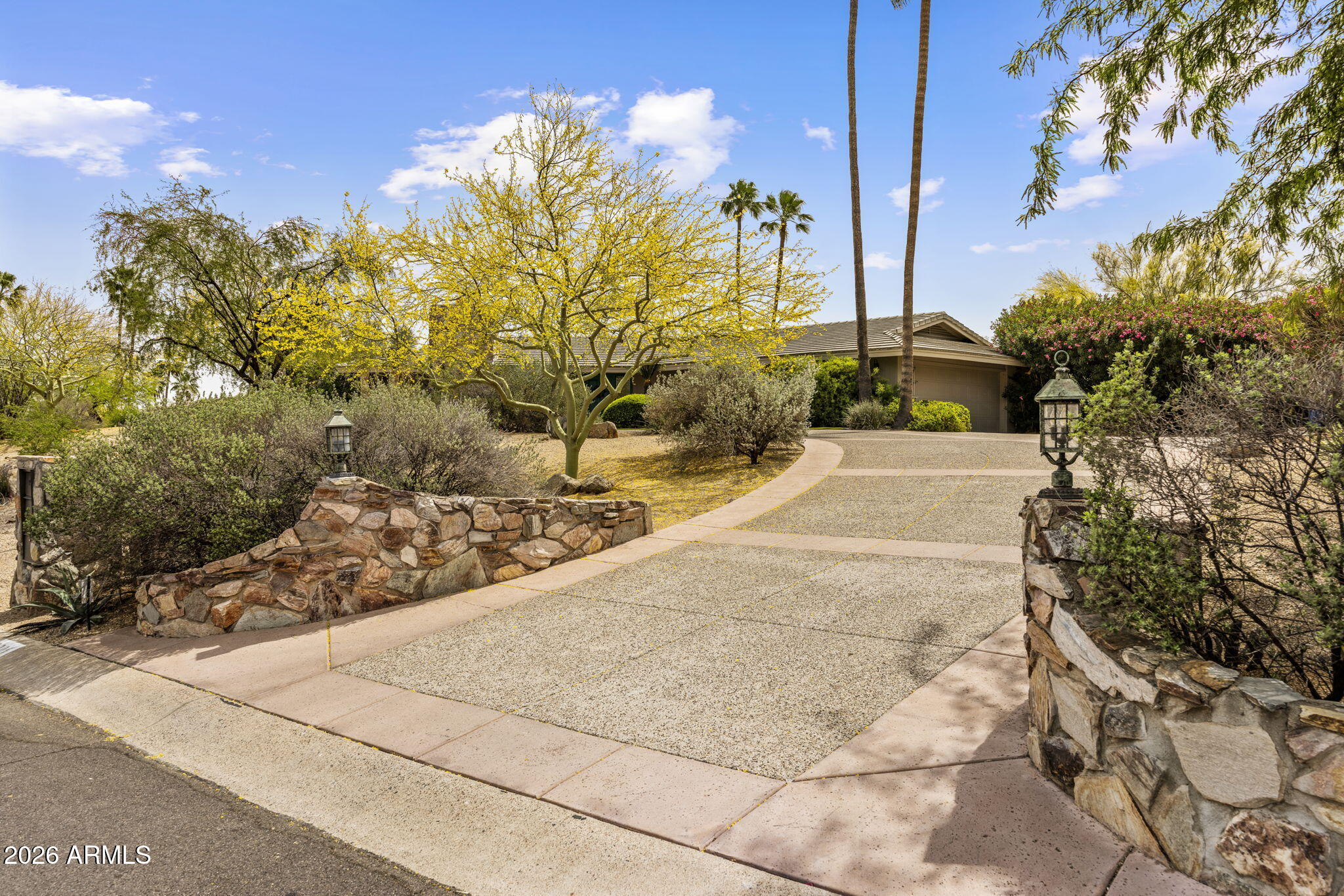 6221 E SAGE Drive