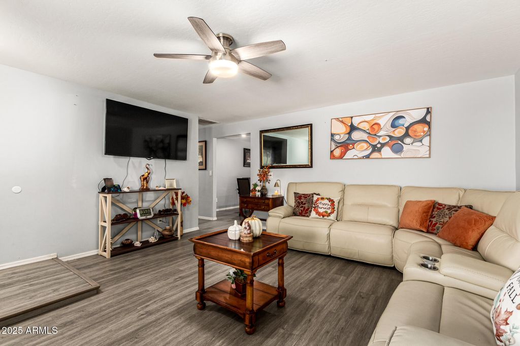 Photo of 4613 W Mountain View Road, Glendale, AZ 85302 (MLS # 6929673)