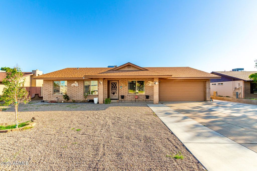 Photo of 4613 W Mountain View Road, Glendale, AZ 85302 (MLS # 6929673)