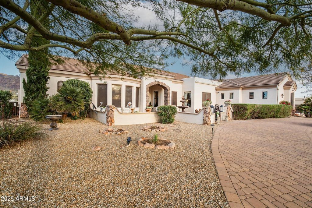 Photo of 619 N Sun Road, Apache Junction, AZ 85119 (MLS # 6963629)