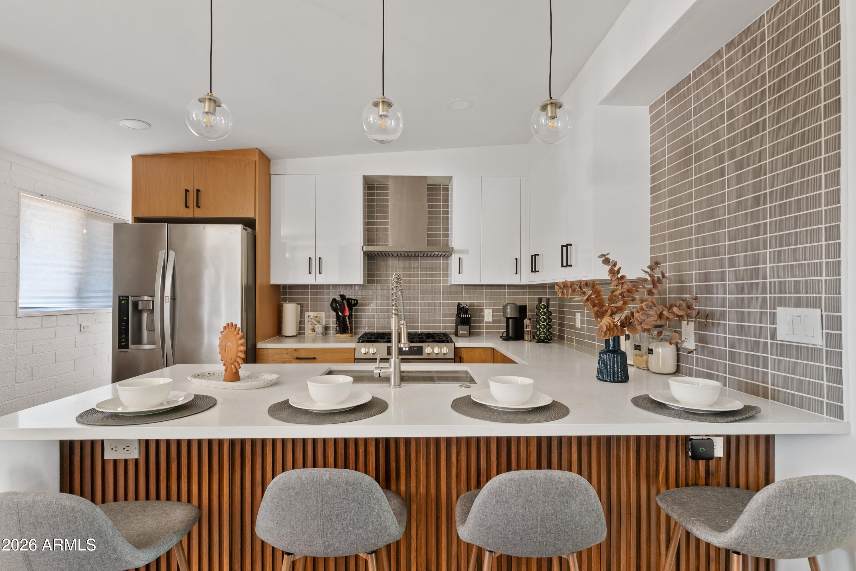 530 W 17TH Street