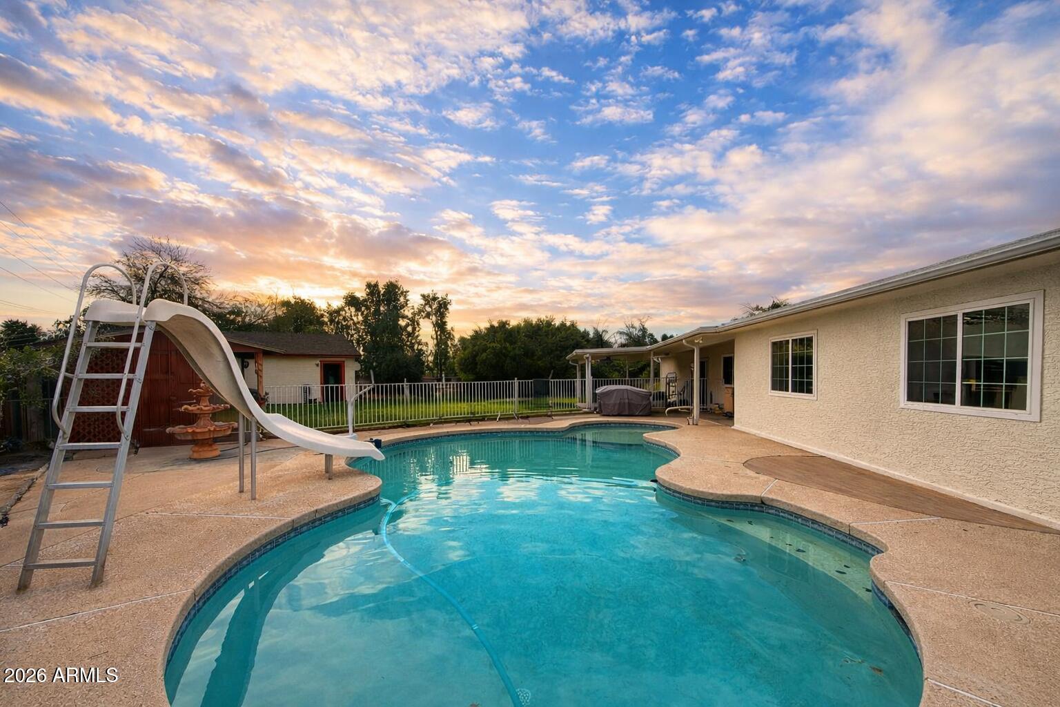 1753 E DIAMOND Avenue