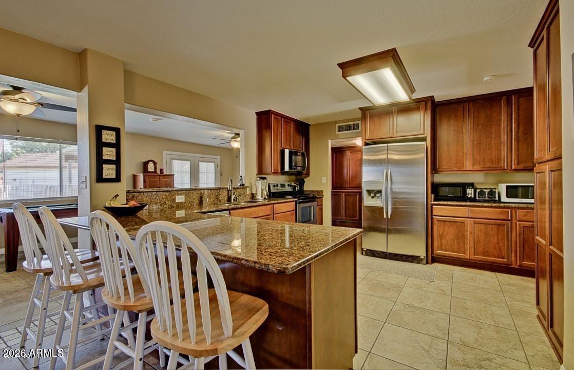 1753 E DIAMOND Avenue