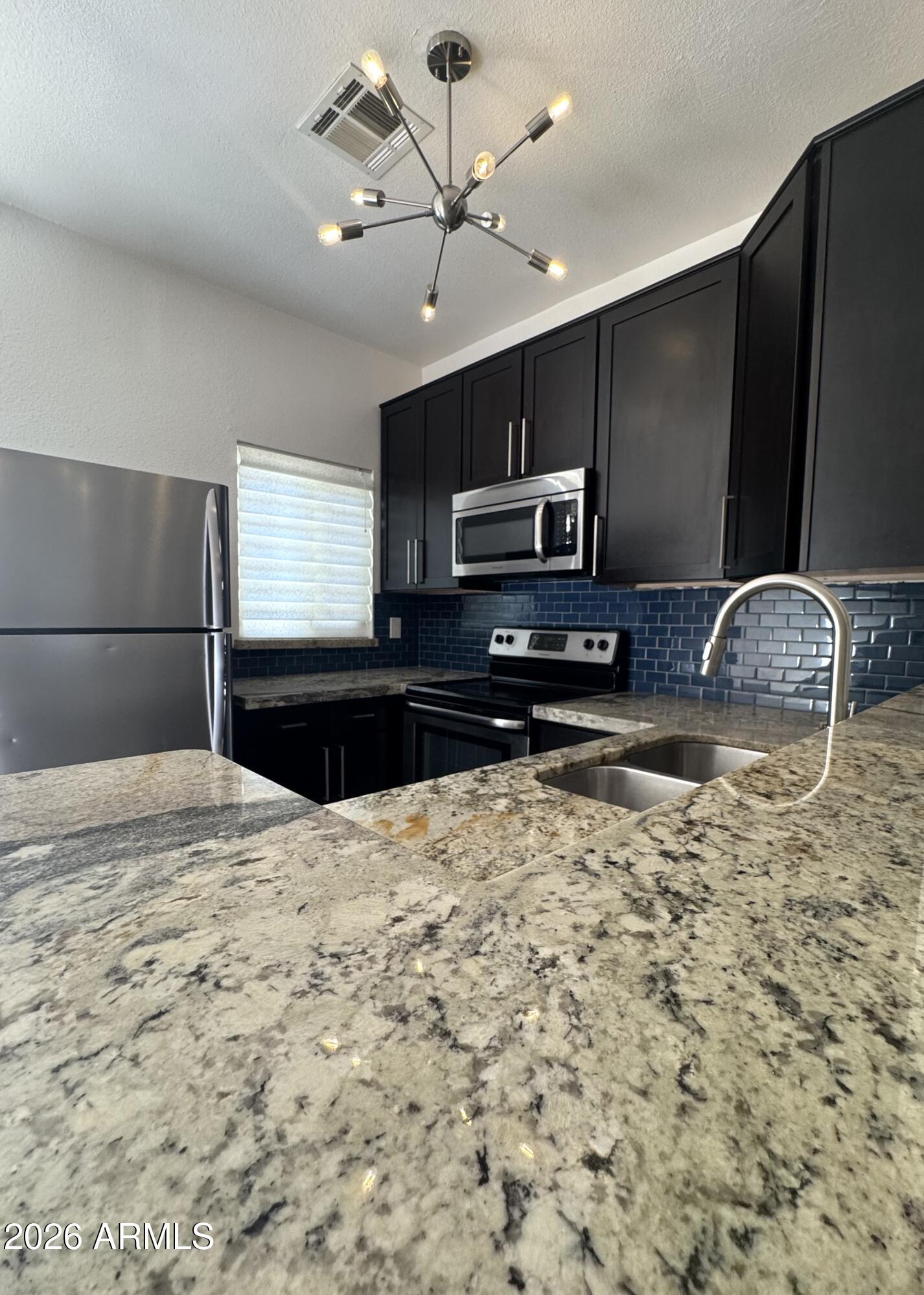 1970 N HARTFORD Street 65