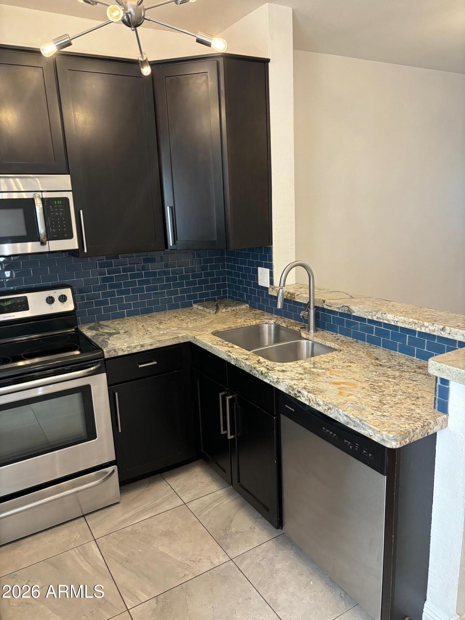 1970 N HARTFORD Street 65