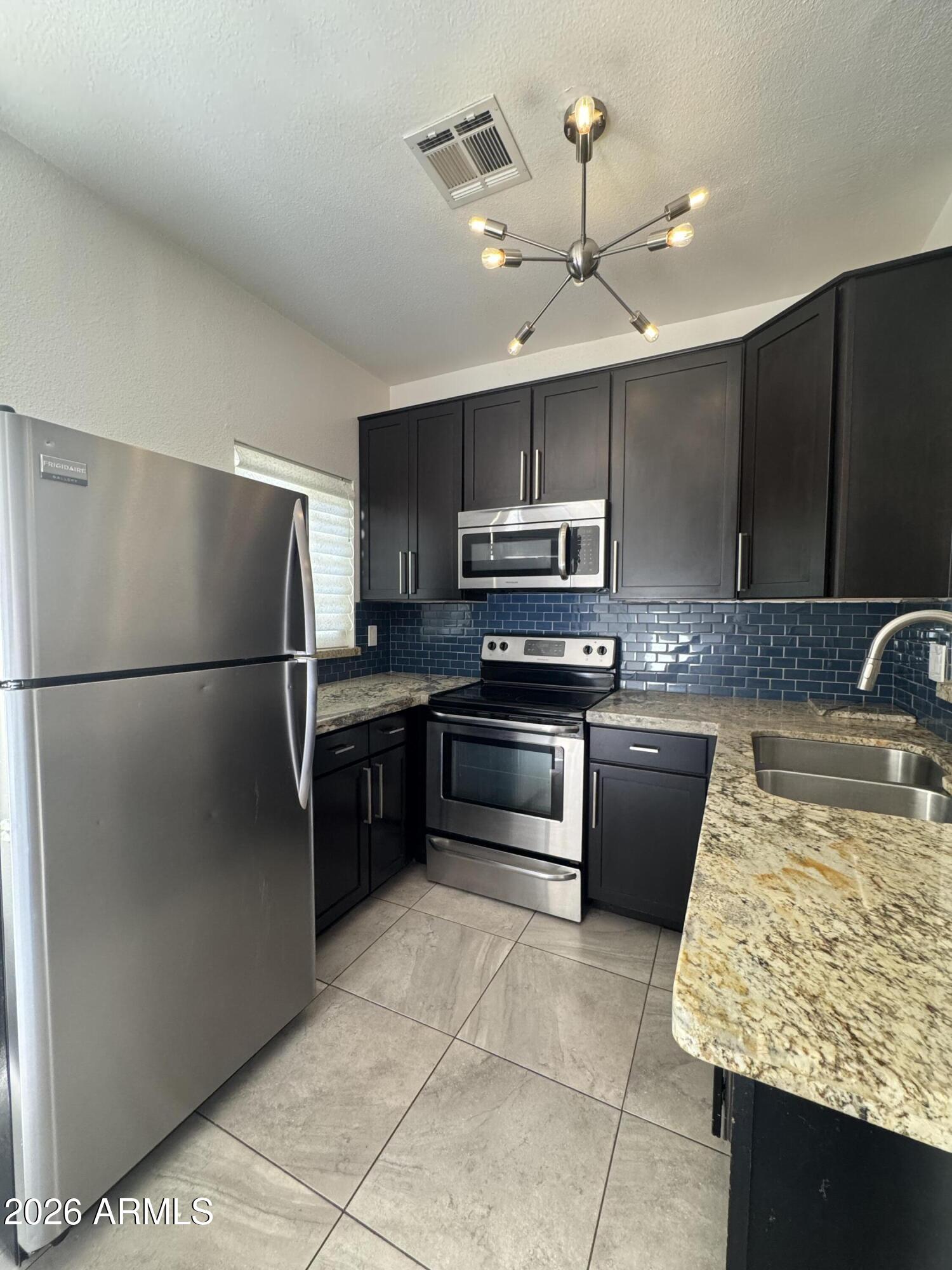 1970 N HARTFORD Street 65