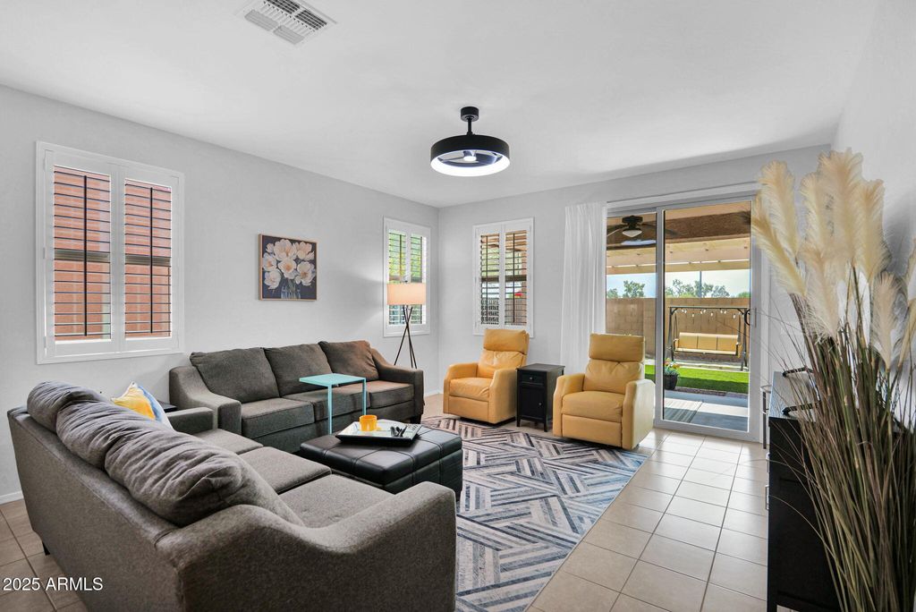 Photo of 455 N Rainbow Way, Casa Grande, AZ 85194 (MLS # 6911625)