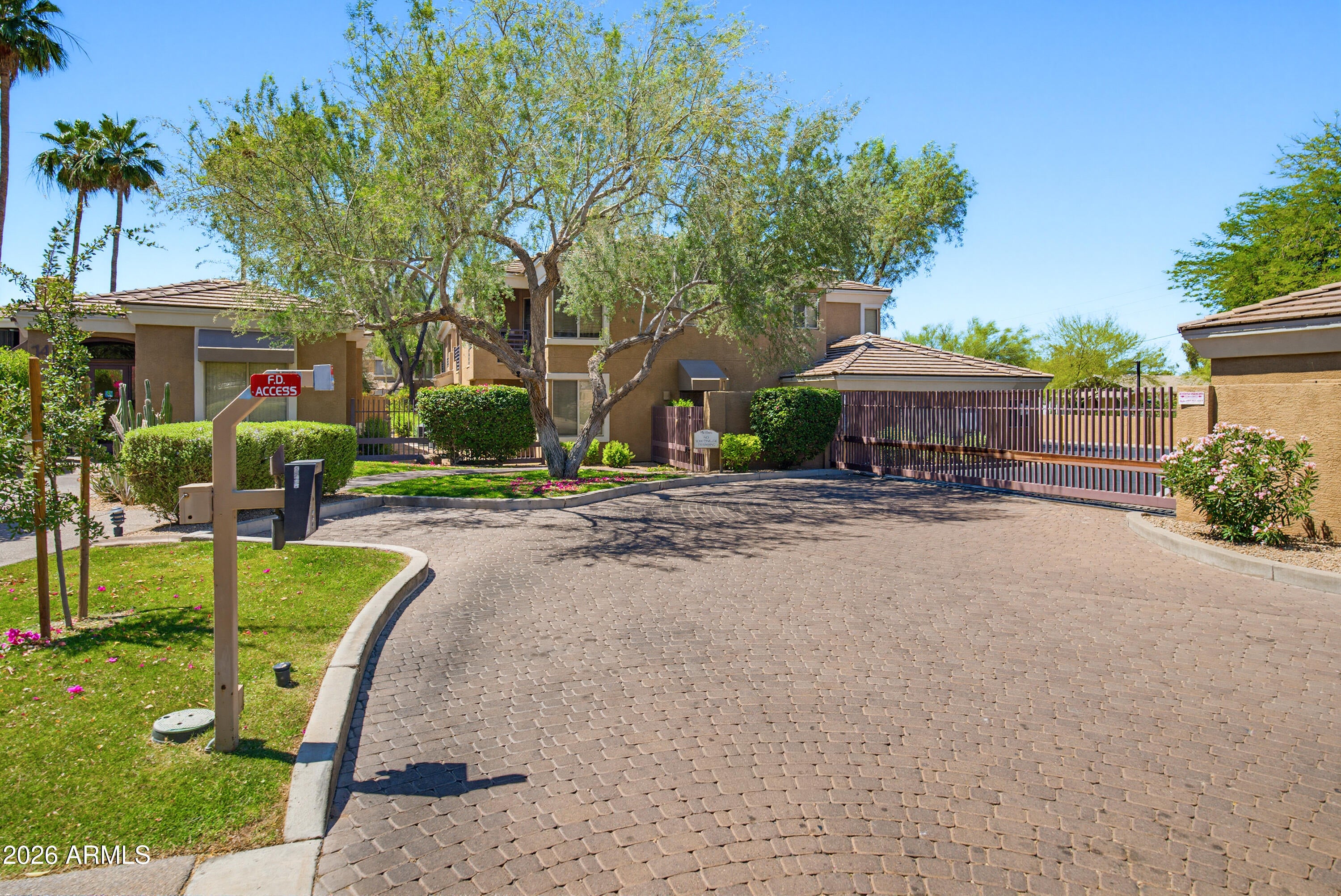 1411 E Orangewood Avenue 242