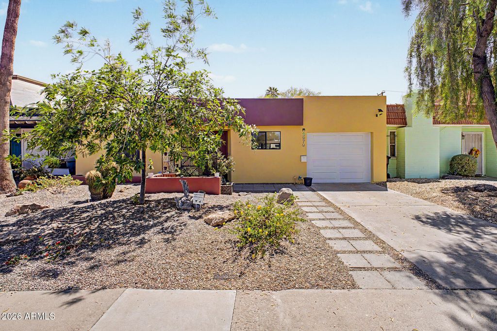 Photo of 2979 S Country Club Way, Tempe, AZ 85282 (MLS # 7029308)