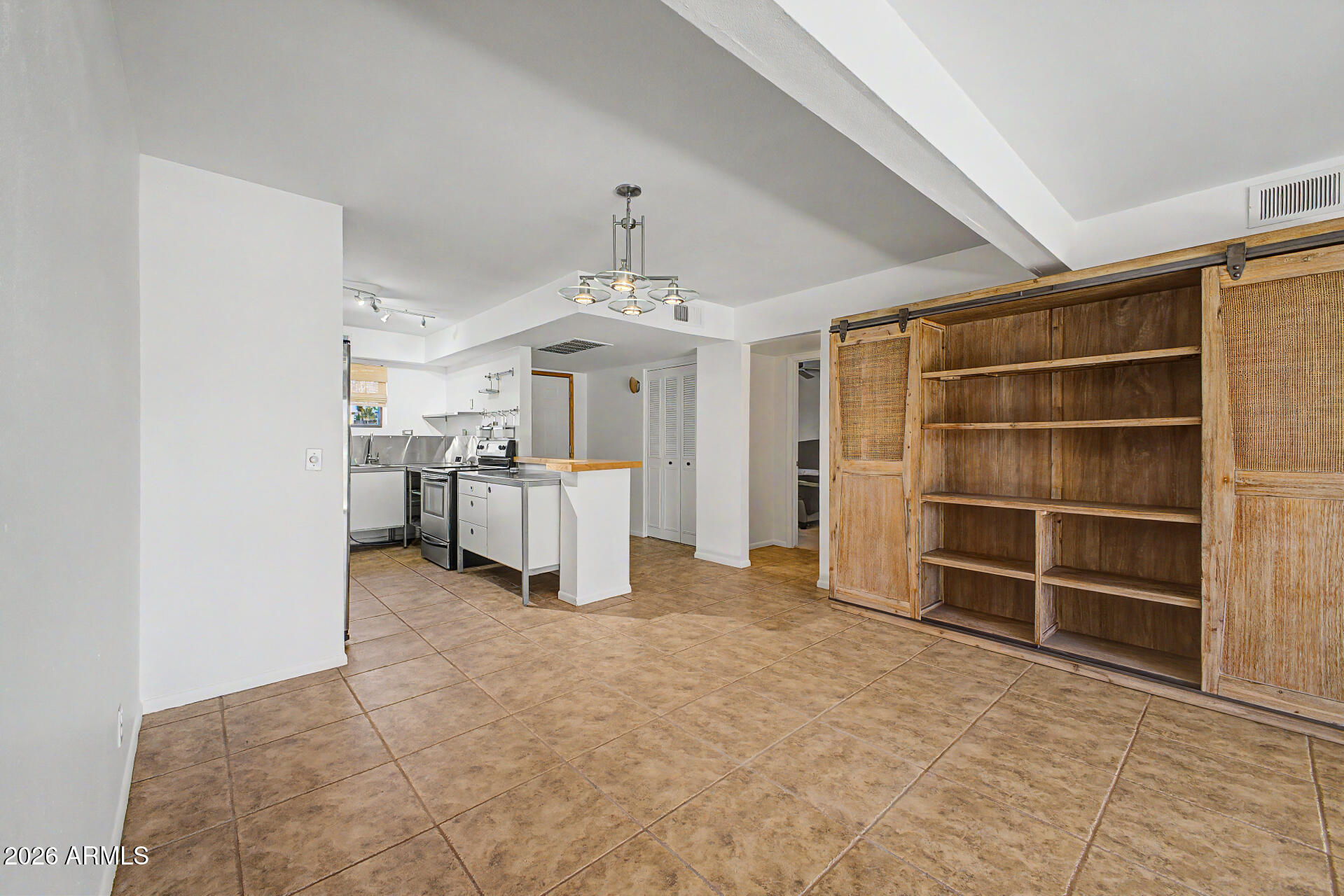 2979 S COUNTRY CLUB Way