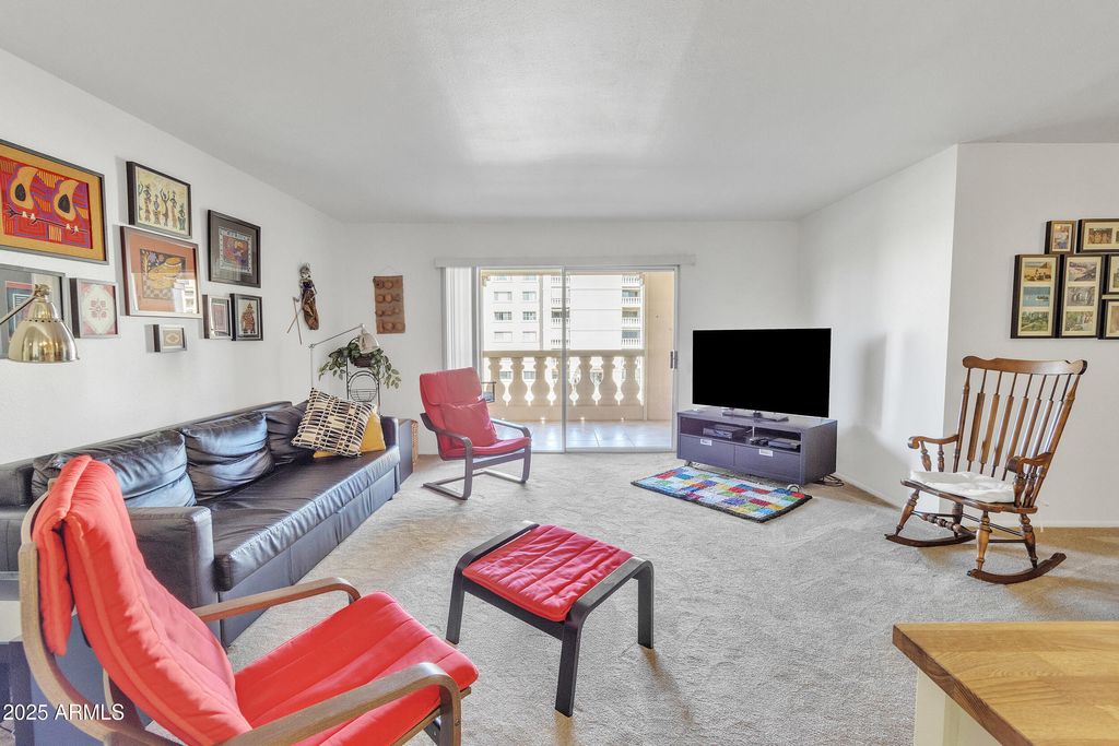 listing image 0