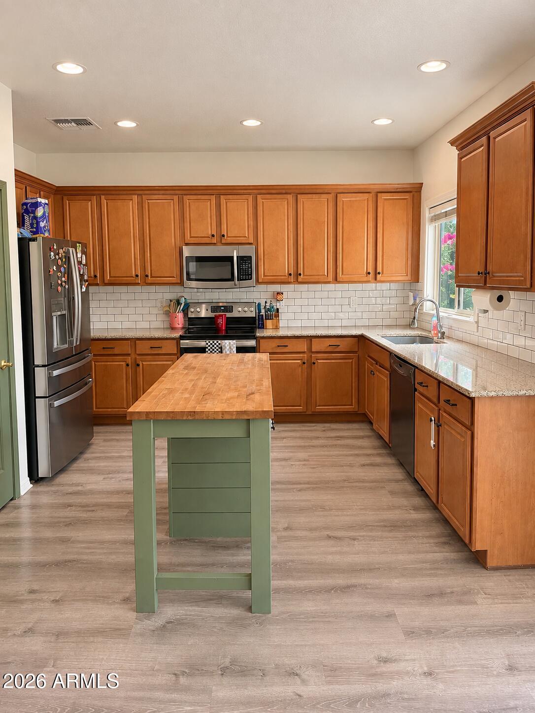 1087 W EMPRESS TREE Avenue