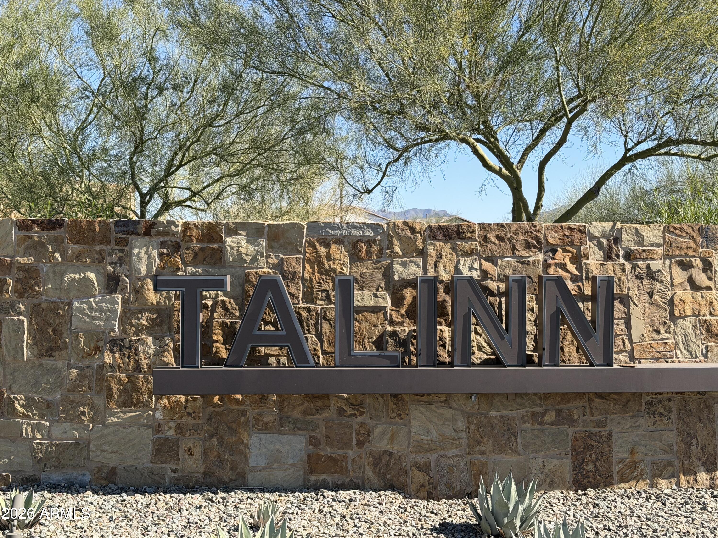 5818 E ZACHARY Drive