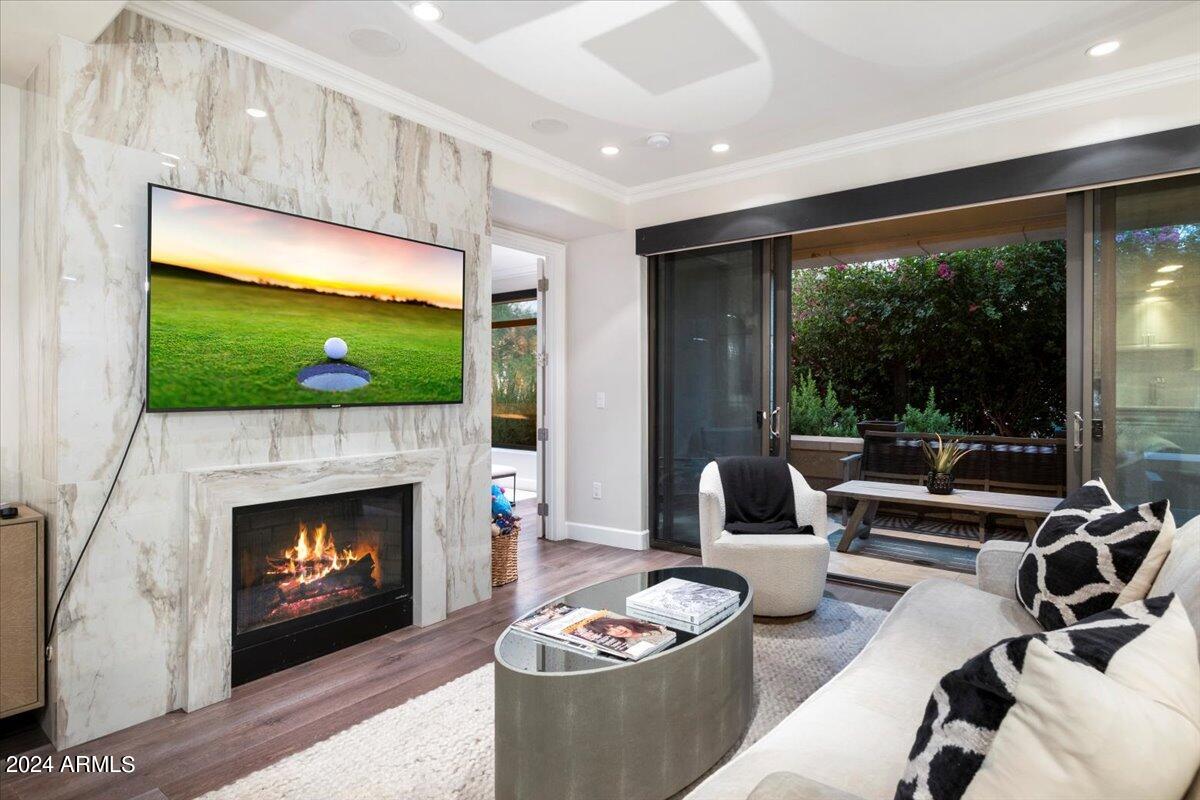 7175 E Camelback Road 107