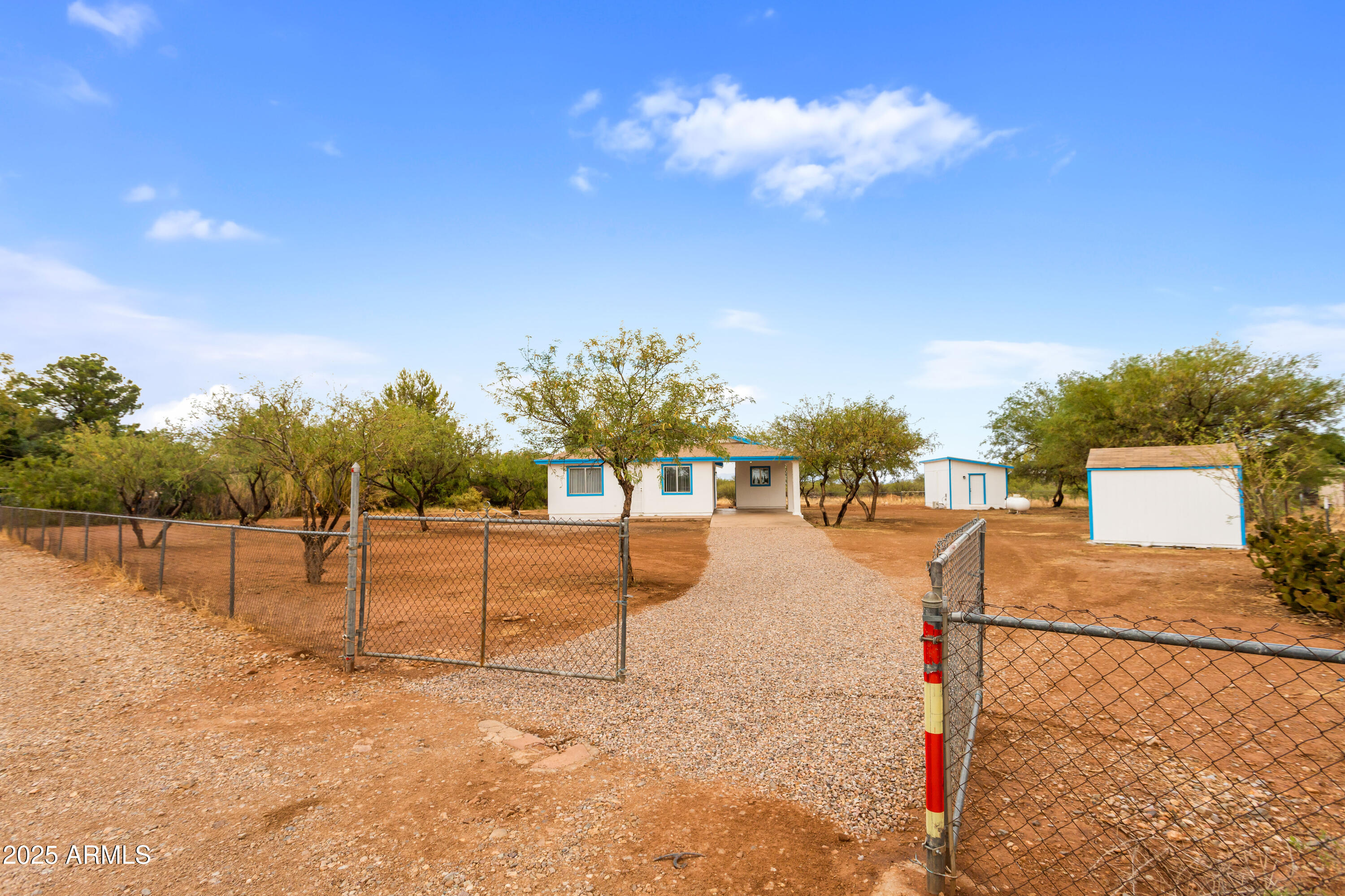 2428 N CALLE QUINTO --