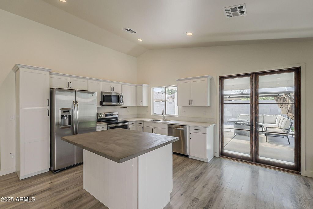 Photo of 7181 W Citrus Way, Glendale, AZ 85303 (MLS # 6927202)