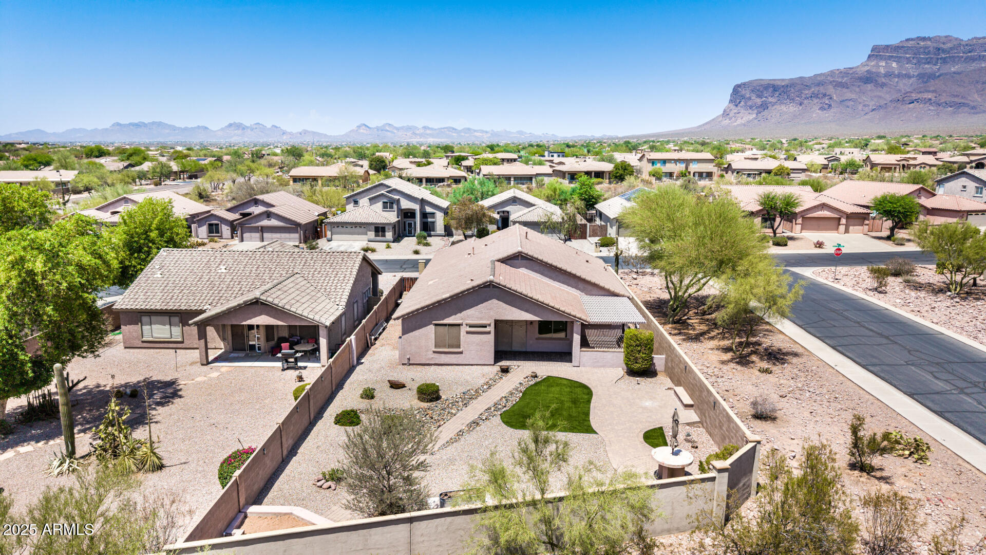 7235 E DESERT HONEYSUCKLE Drive