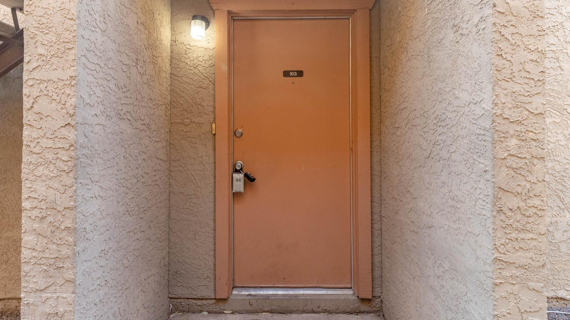 2807 E Le Marche Avenue Apt 103