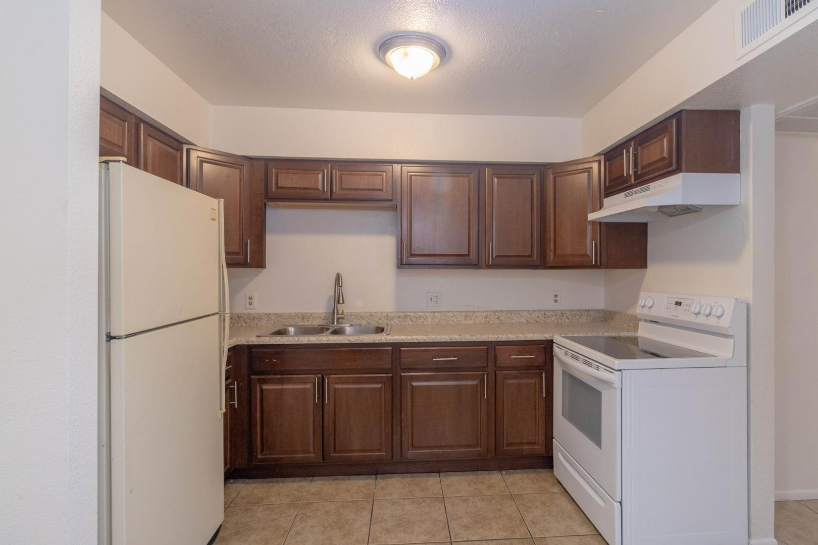 2807 E Le Marche Avenue Apt 103