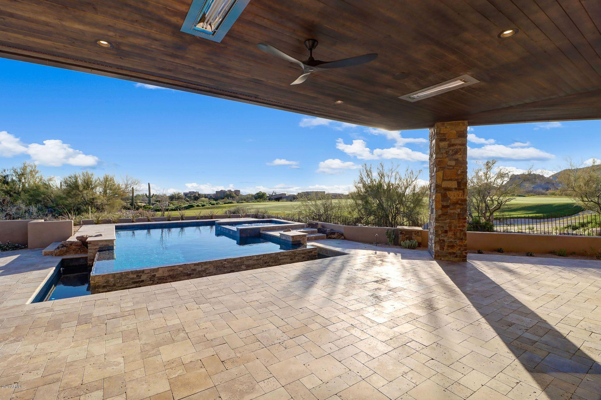 BOULDERS - Residential