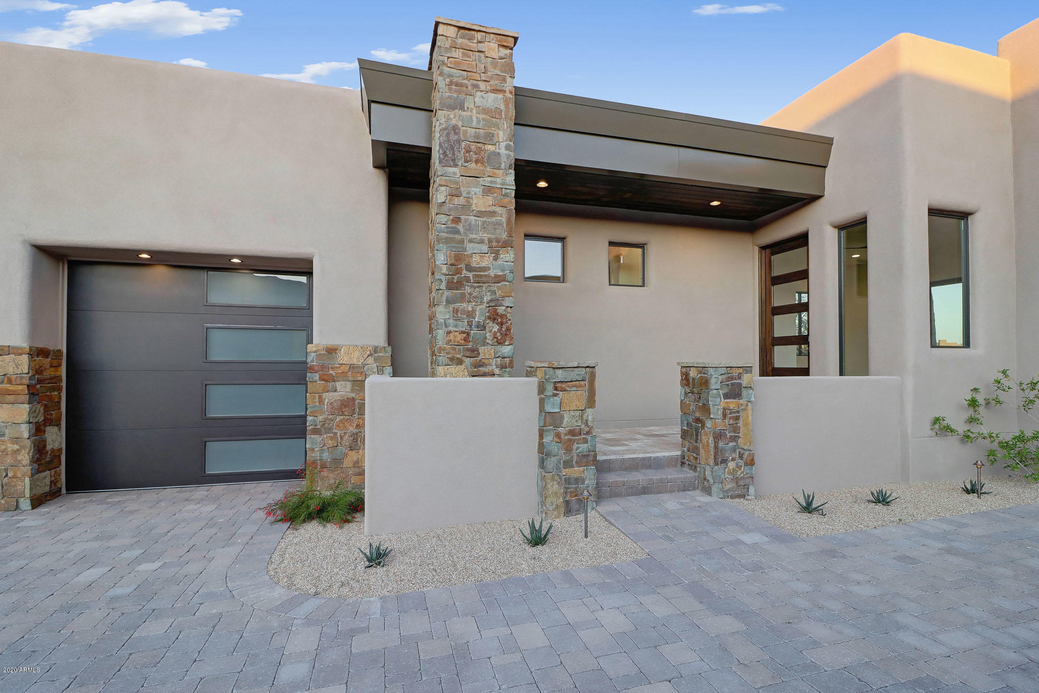 BOULDERS - Residential