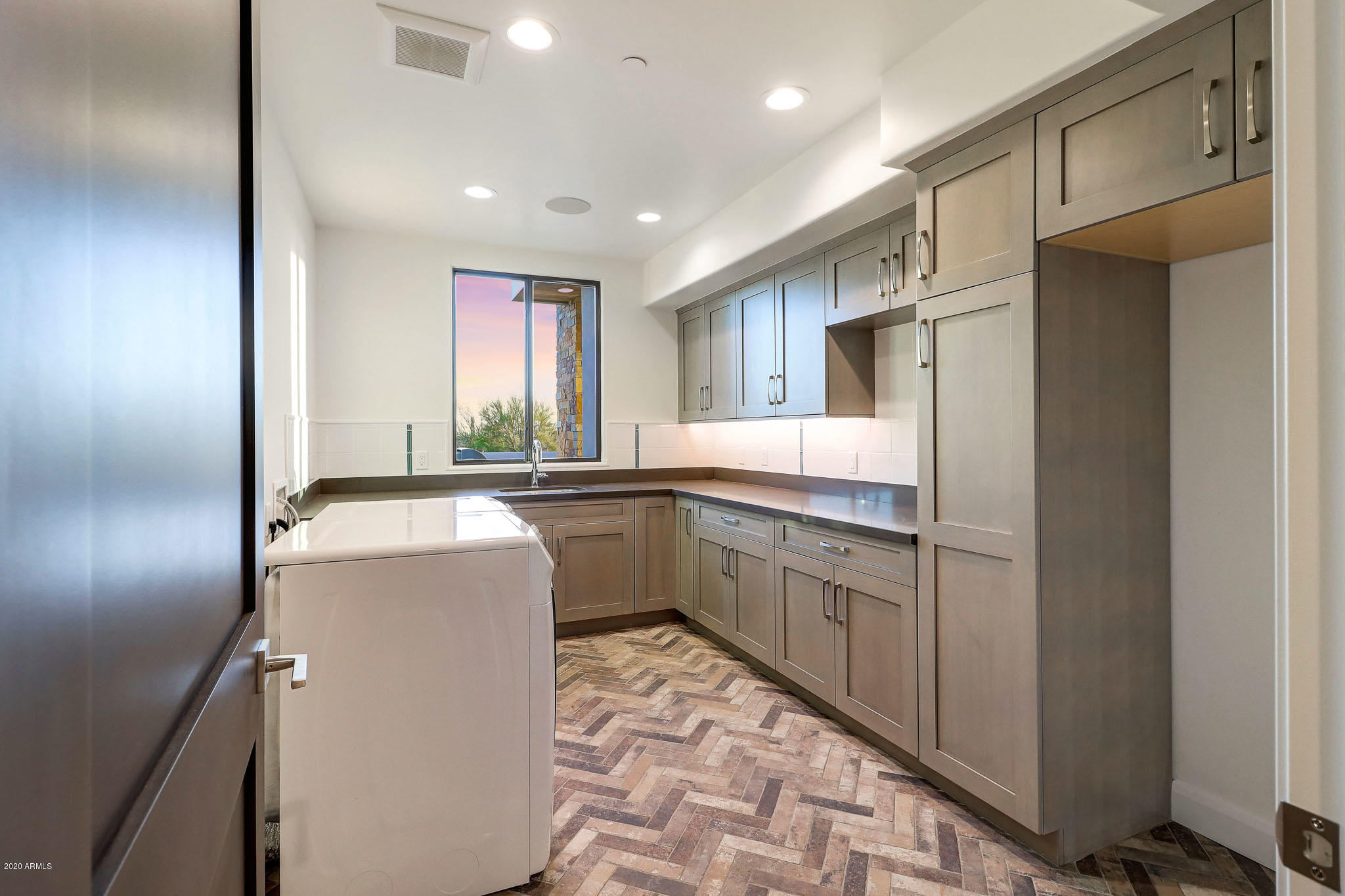 BOULDERS - Residential