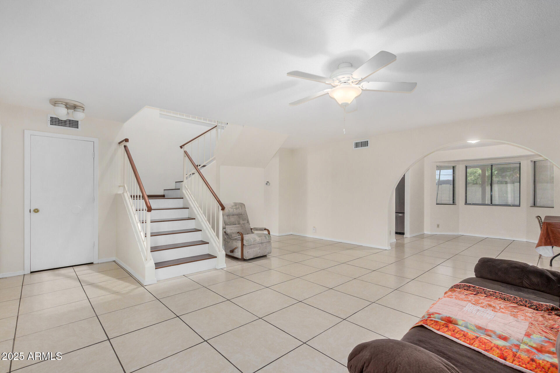 8004 W SIERRA VISTA Drive