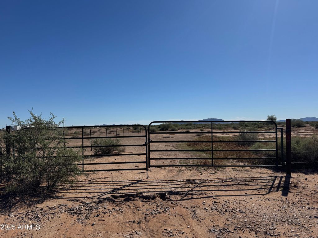 Photo of 0 E Arica Road Road #-, Casa Grande, AZ 85193 (MLS # 6944041)