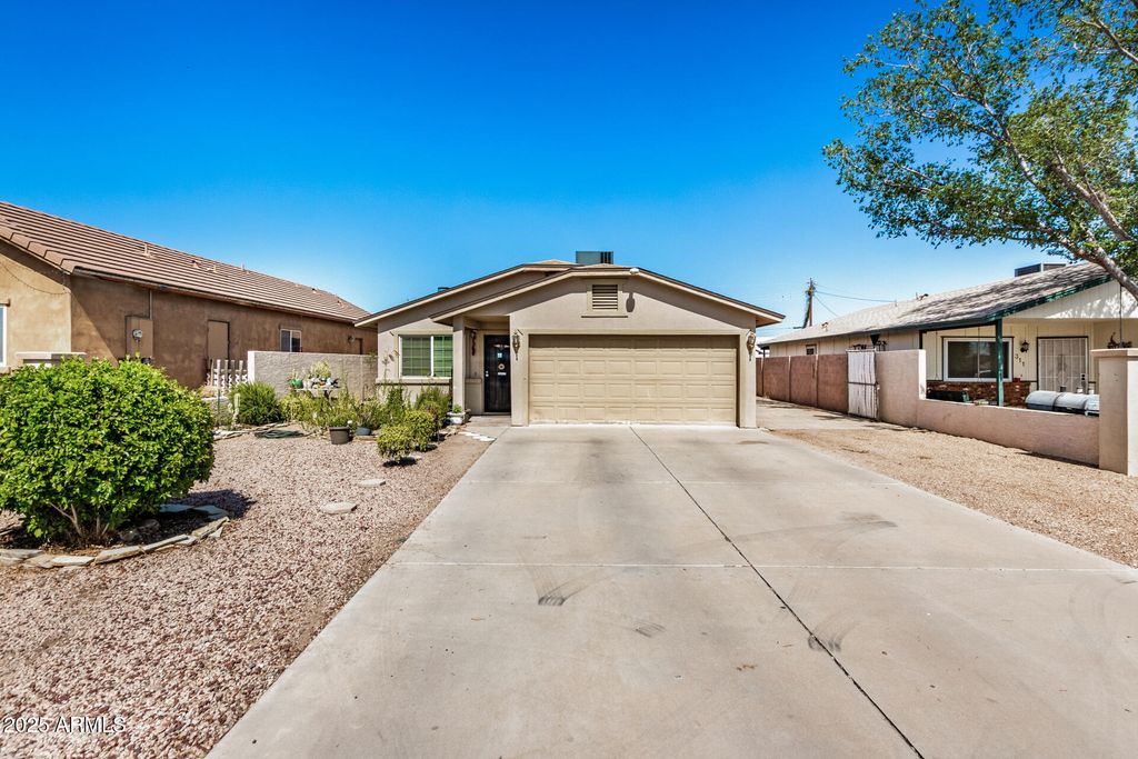 Photo of 315 N Keith Street, Apache Junction, AZ 85120 (MLS # 6892281)