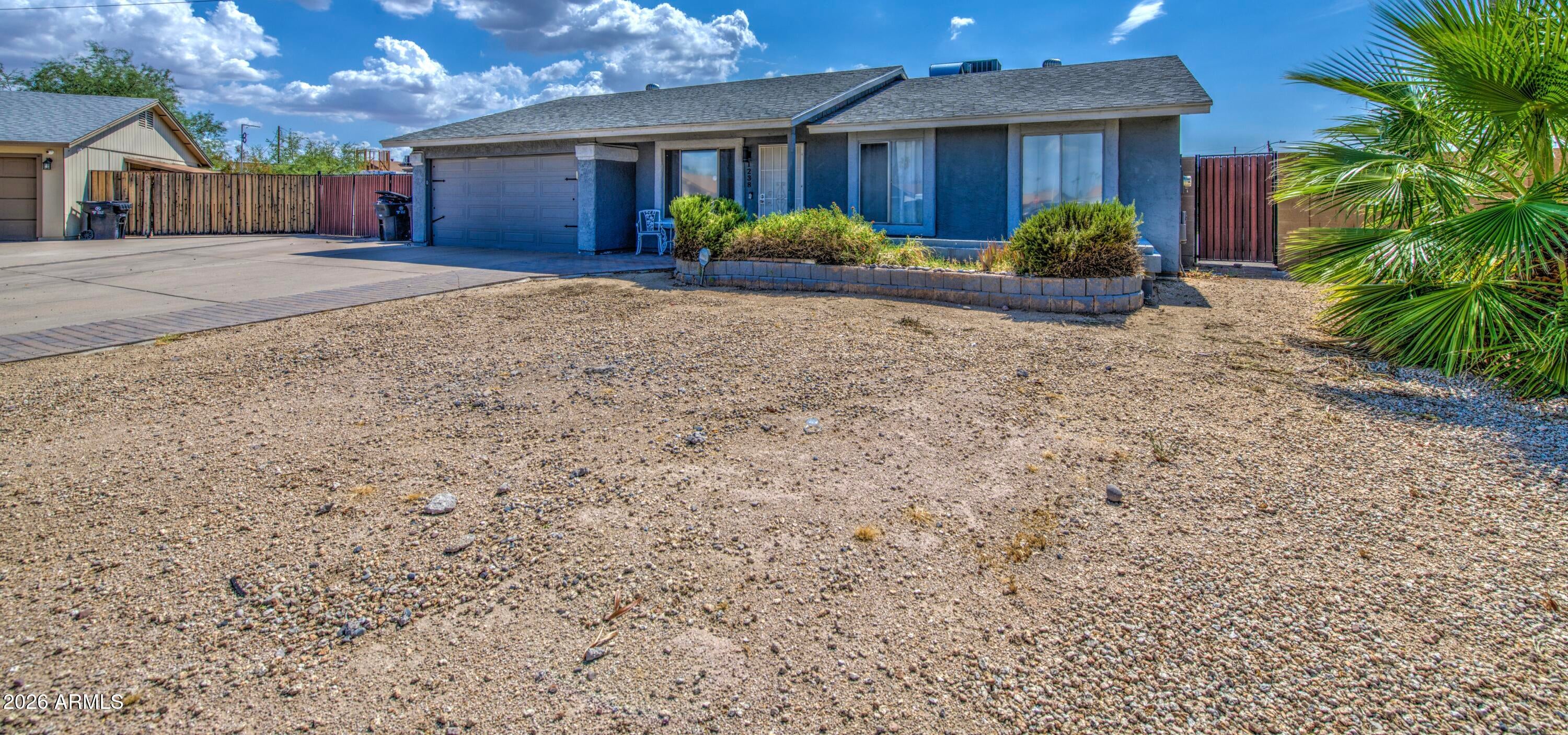1238 W AUBURN Drive
