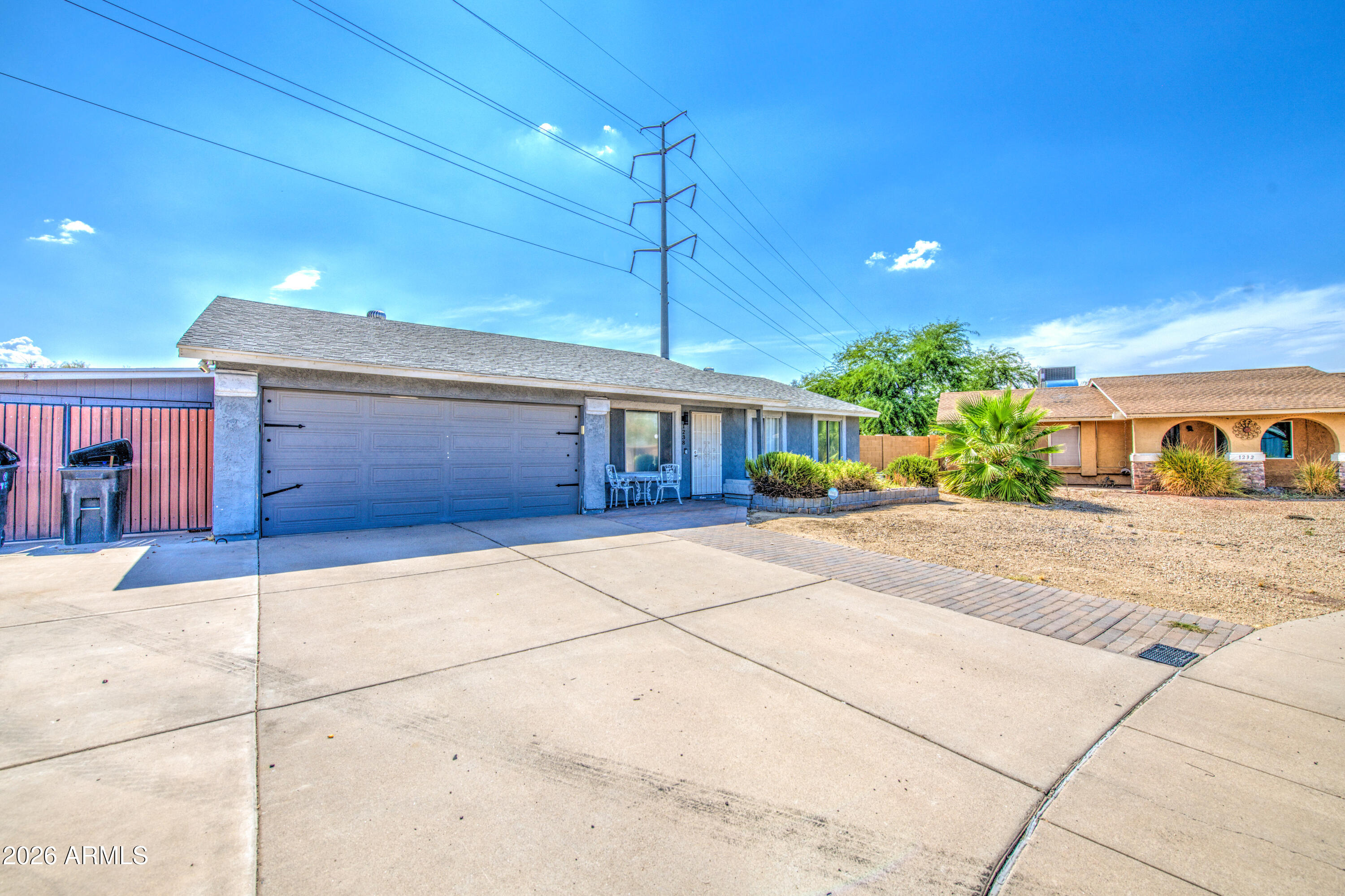 1238 W AUBURN Drive