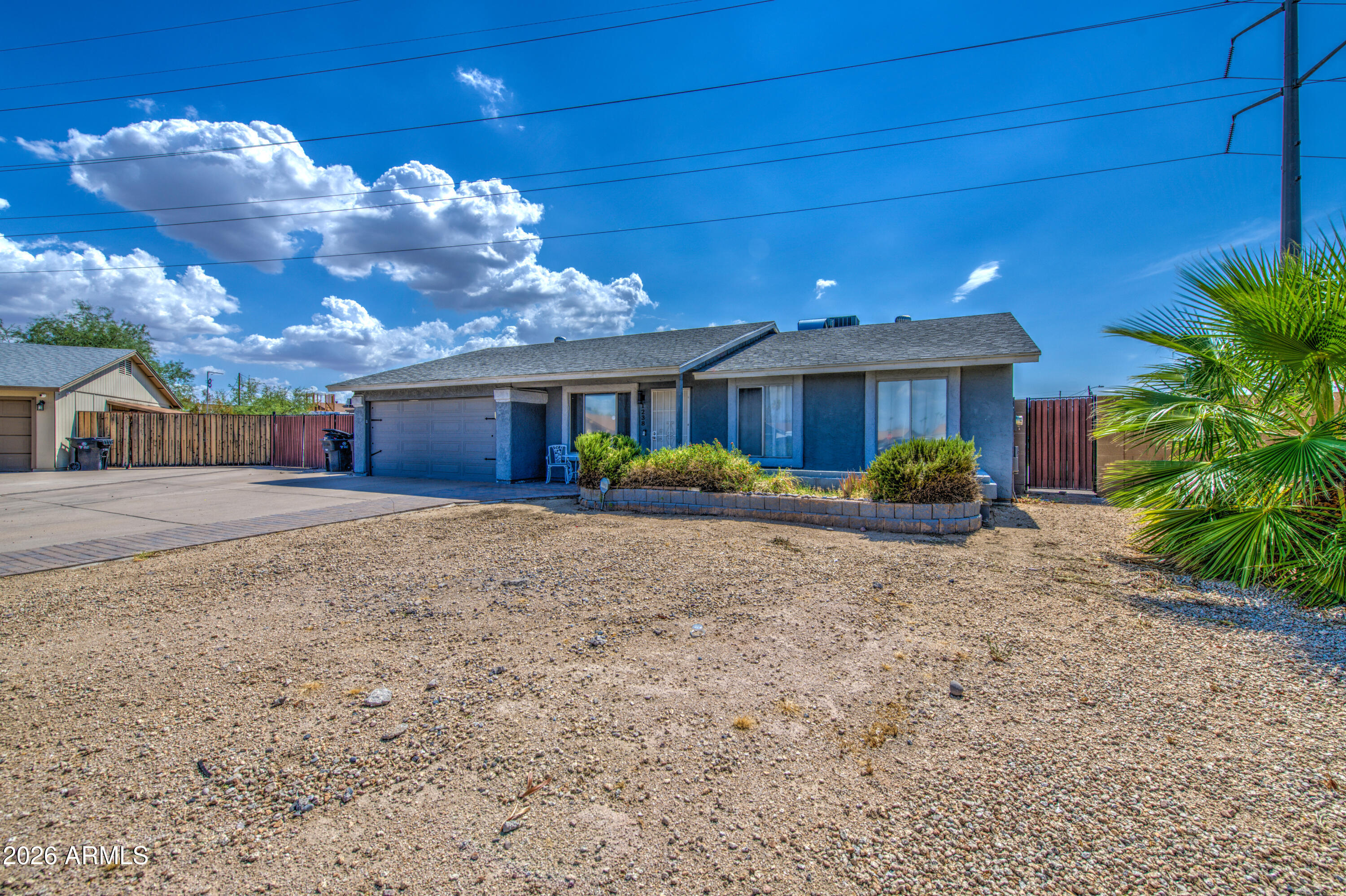 1238 W AUBURN Drive