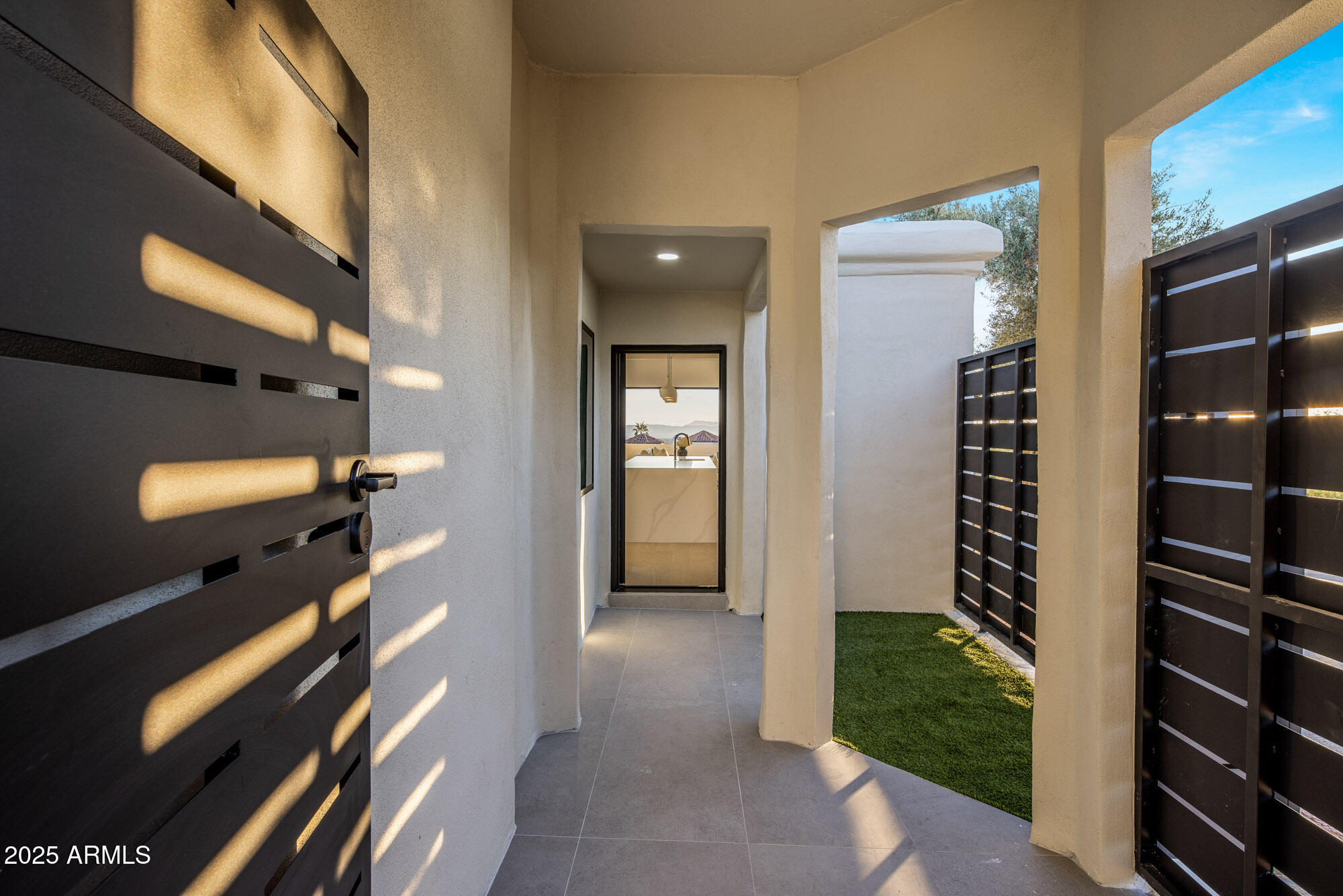 3800 E LINCOLN Drive 43