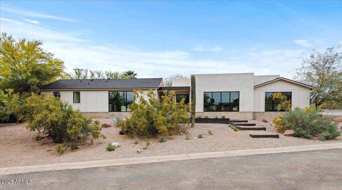 4035 E MCDONALD Drive