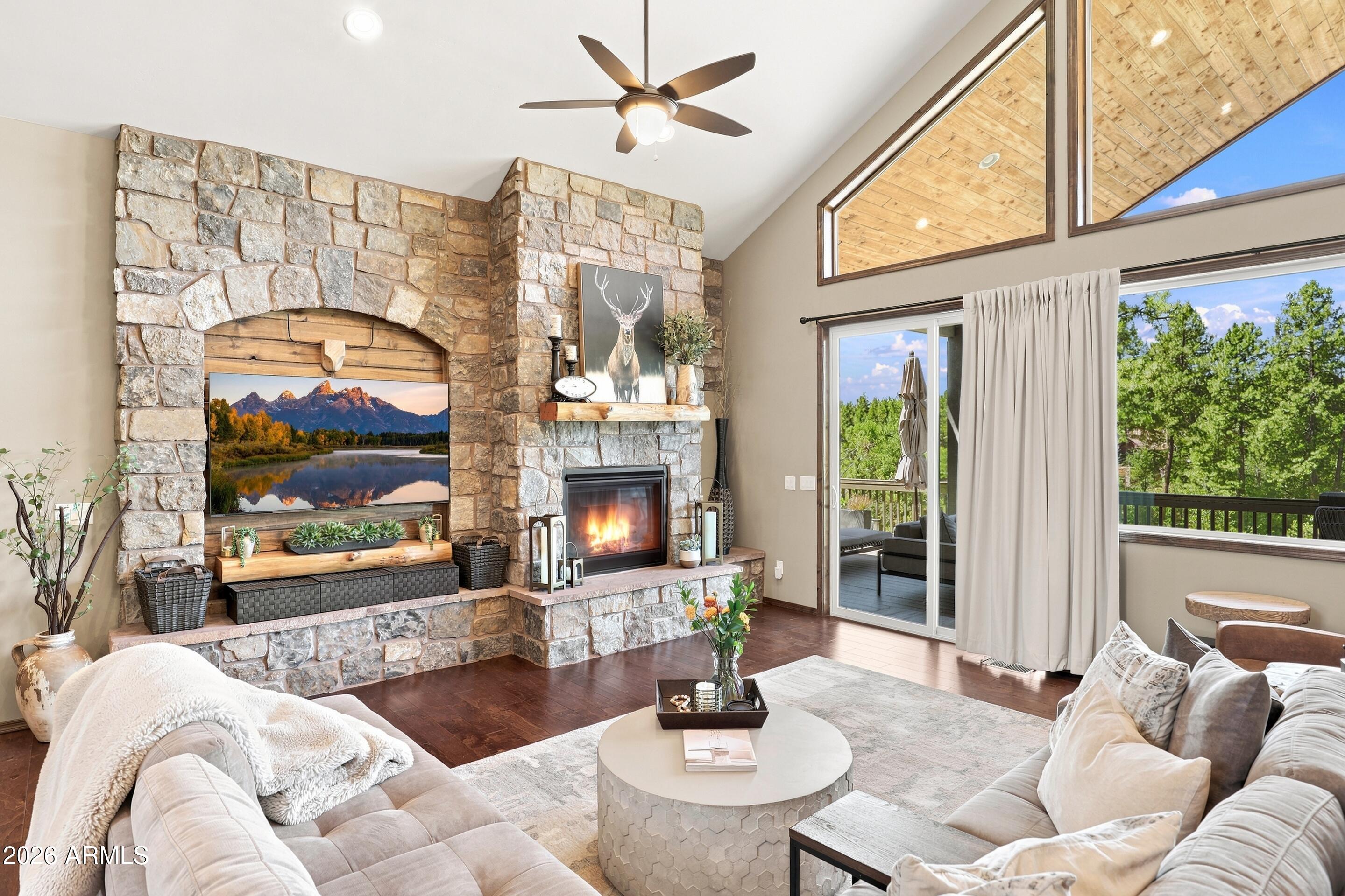 2405 E SCARLET BUGLER Circle