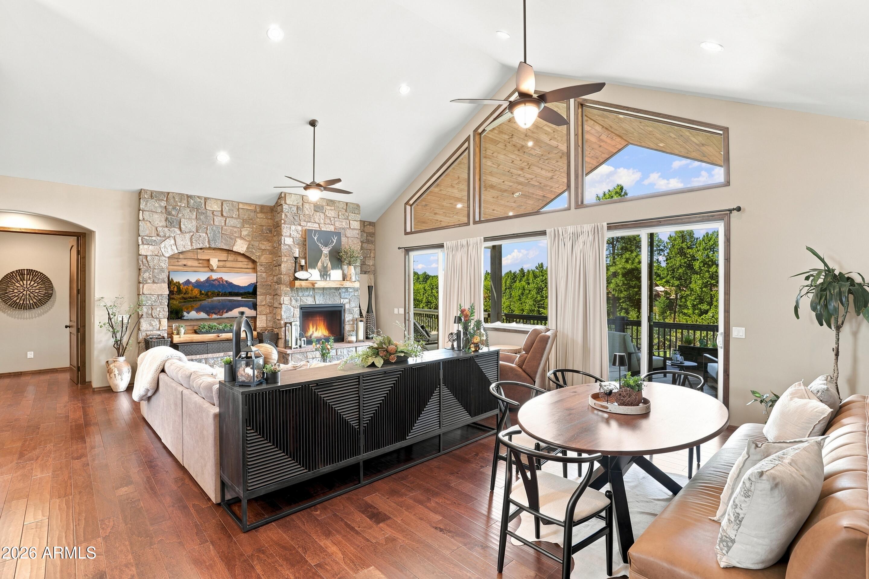 2405 E SCARLET BUGLER Circle