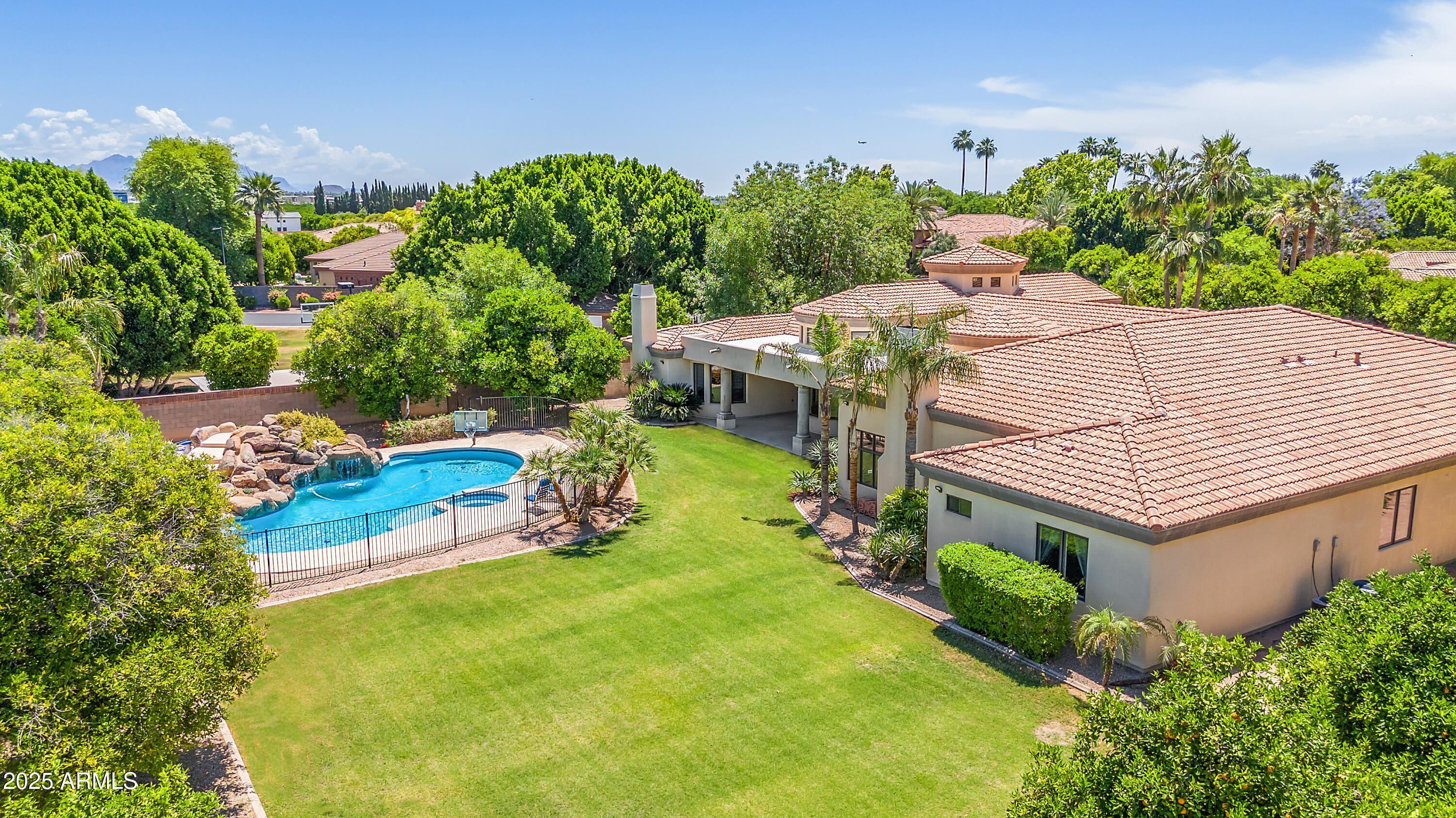 2440 N Maple --