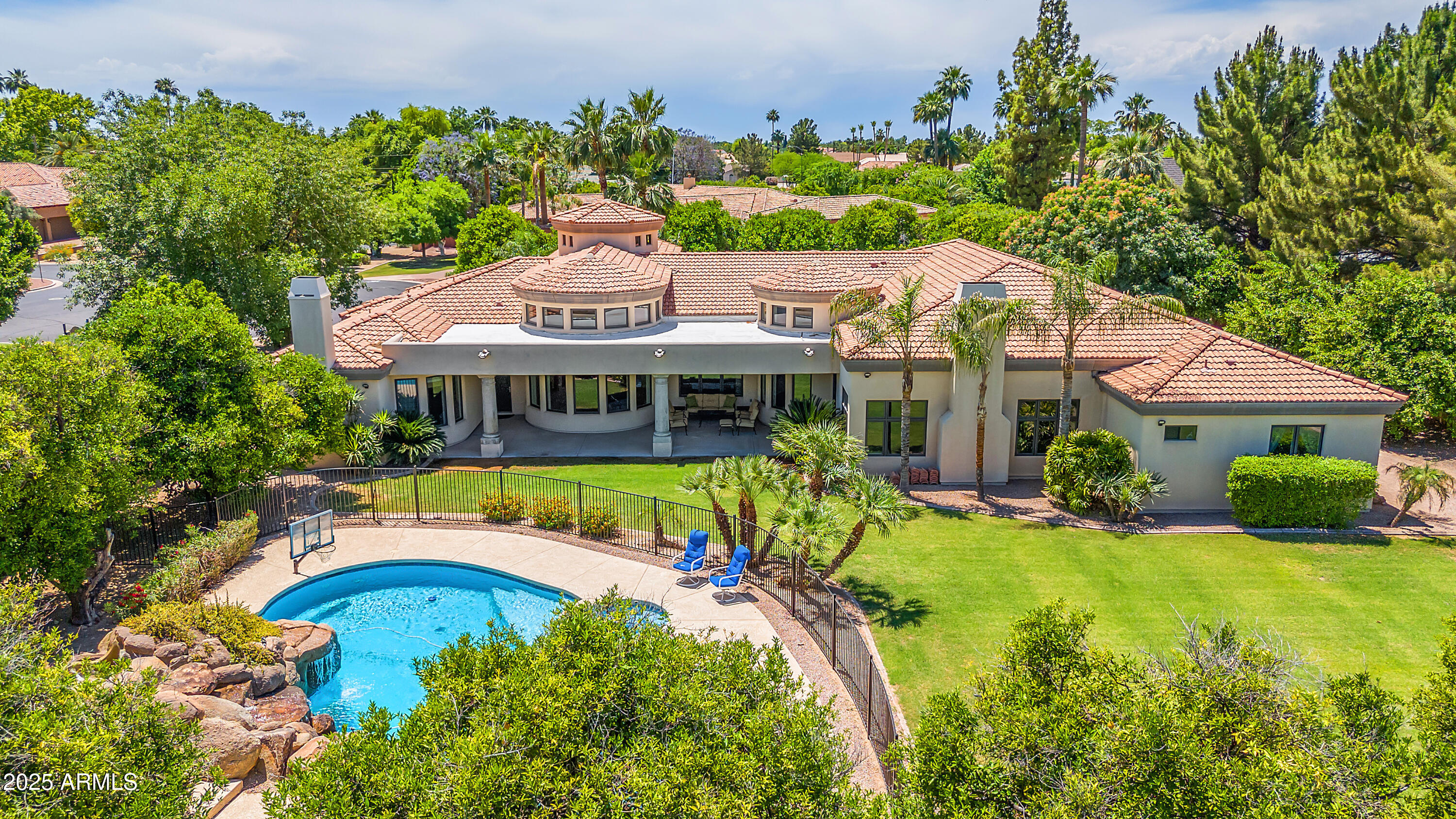 2440 N Maple --